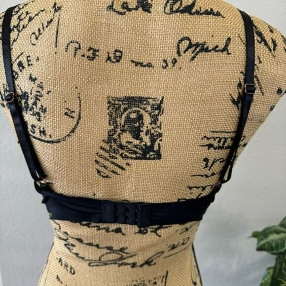 Marilyn Monroe Black Bralette - Picture 4 of 6